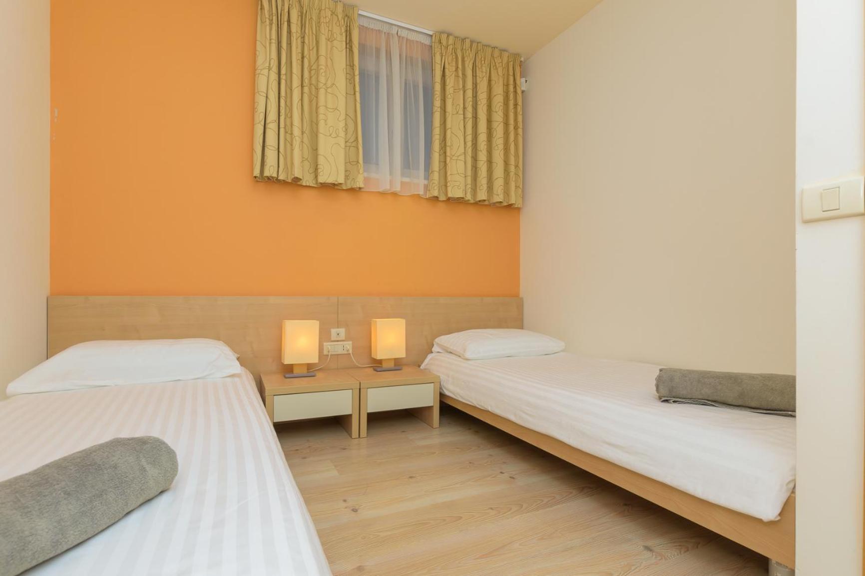 Apartments Grand Novi Vinodolski Resort Oda fotoğraf