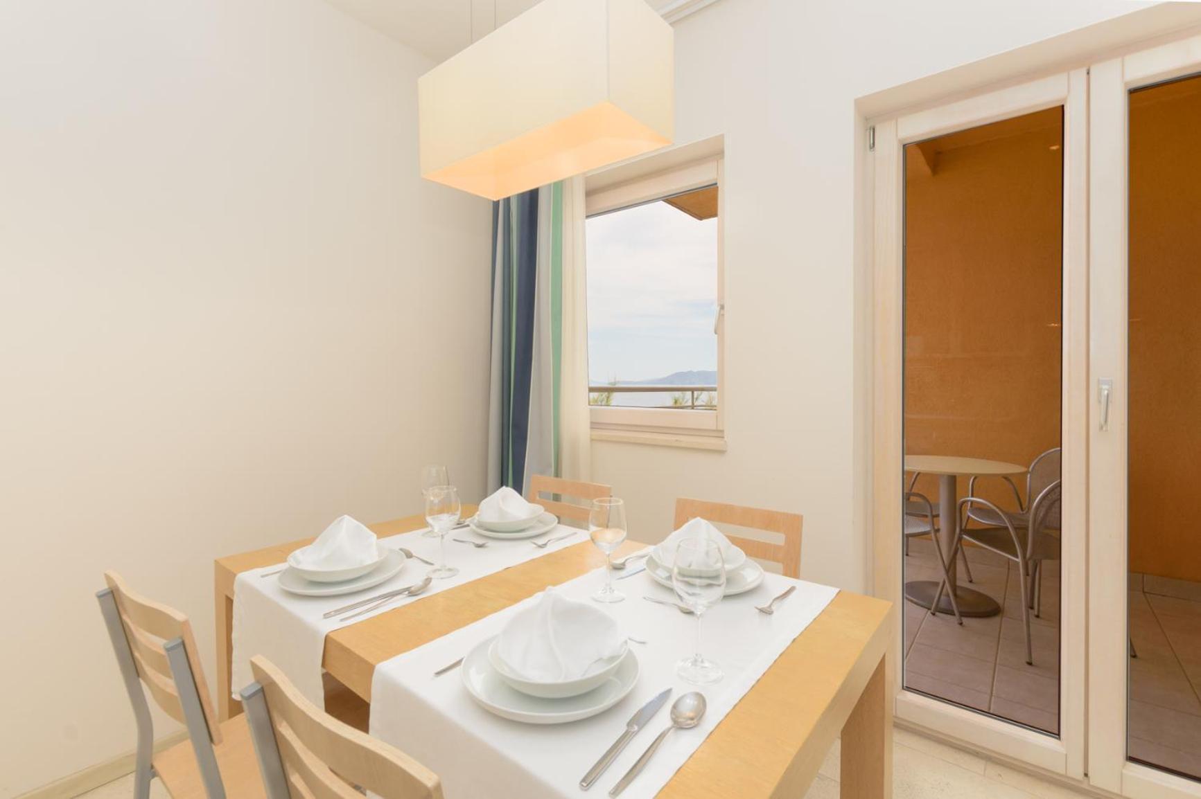 Apartments Grand Novi Vinodolski Resort Oda fotoğraf