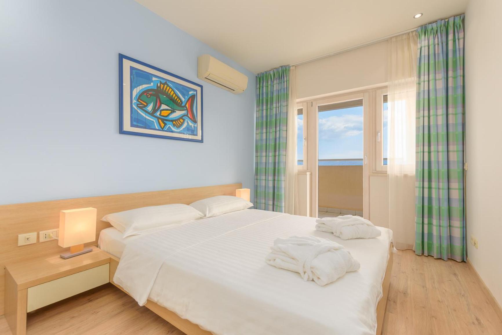 Apartments Grand Novi Vinodolski Resort Oda fotoğraf